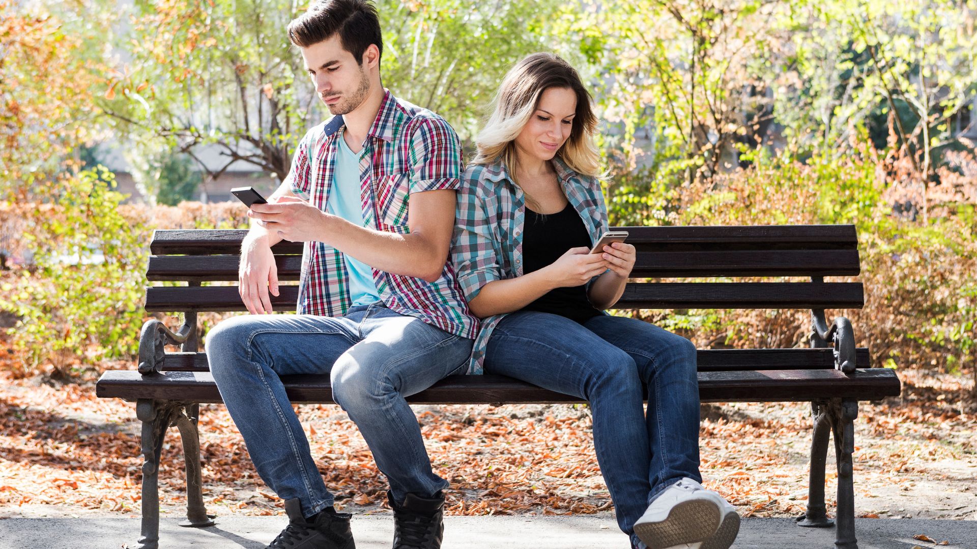 Az eltávolodás okai